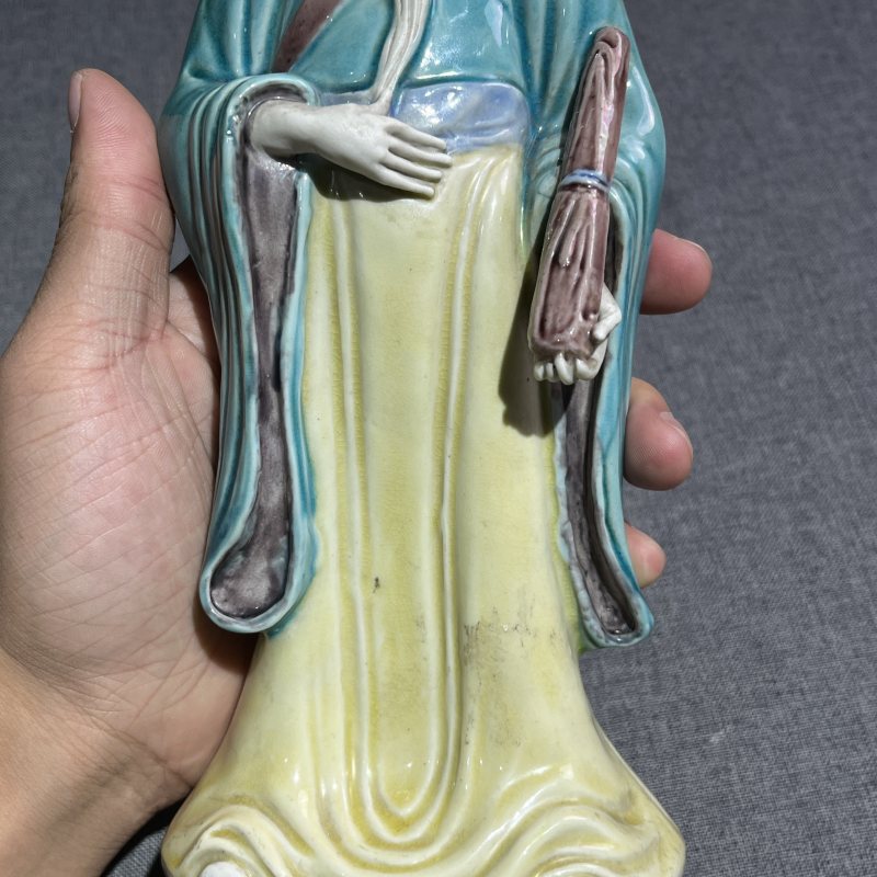 清晚期素三彩人物造像一对 - 图13