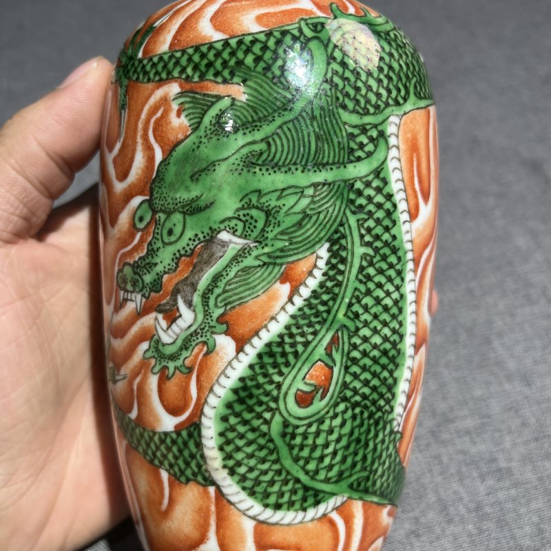清晚期粉彩仿木纹釉龙纹灯笼瓶 - 图5