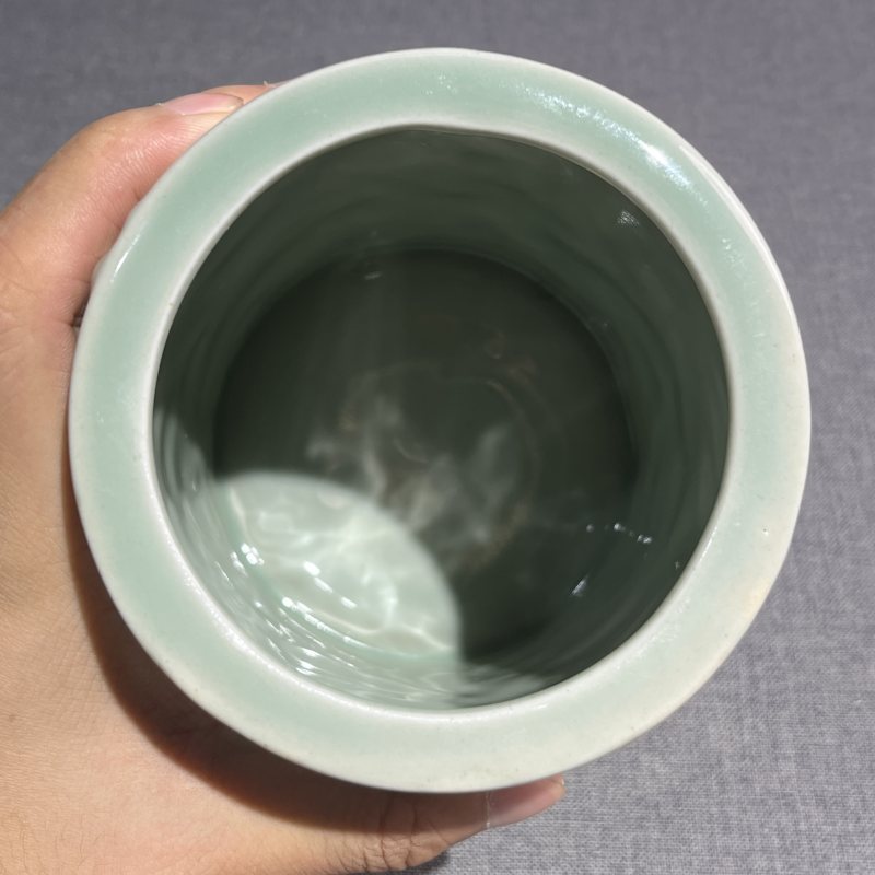 清晚期豆青堆塑龙纹笔筒 - 图8