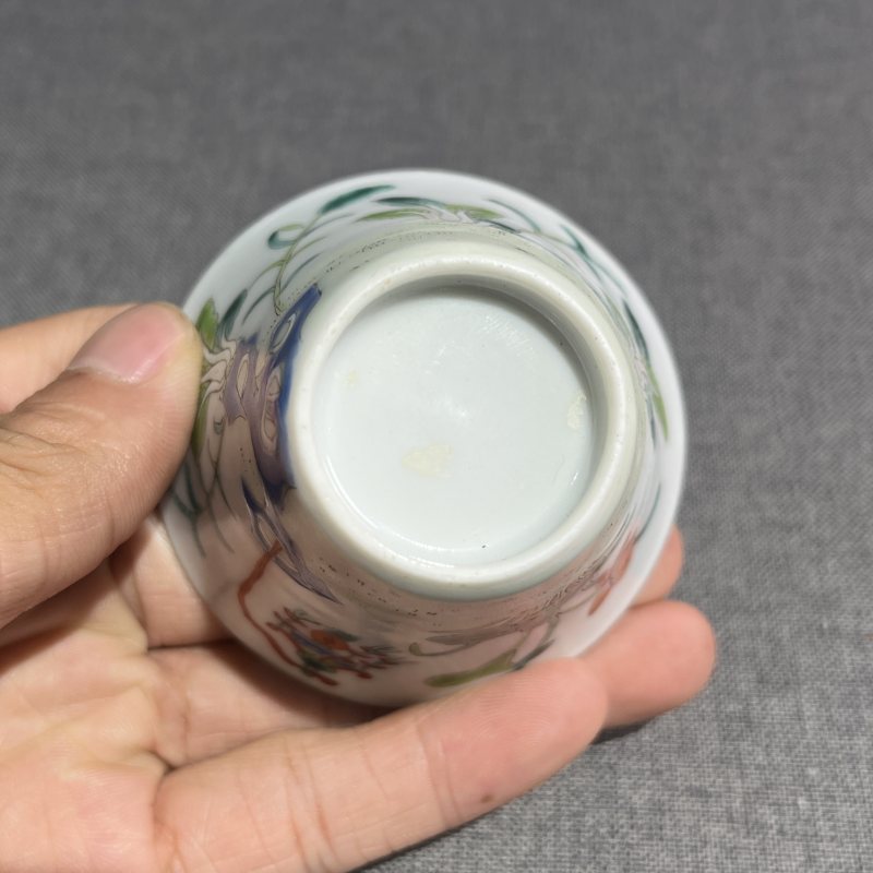 清中期粉彩花卉马蹄杯一对 - 图8