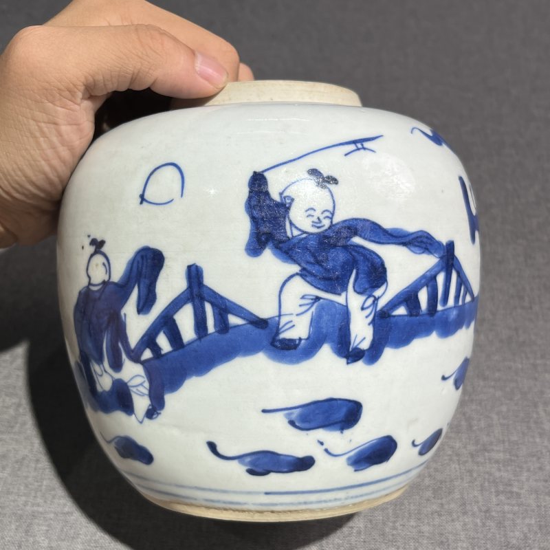 清康熙青花婴戏纹罐 - 图4