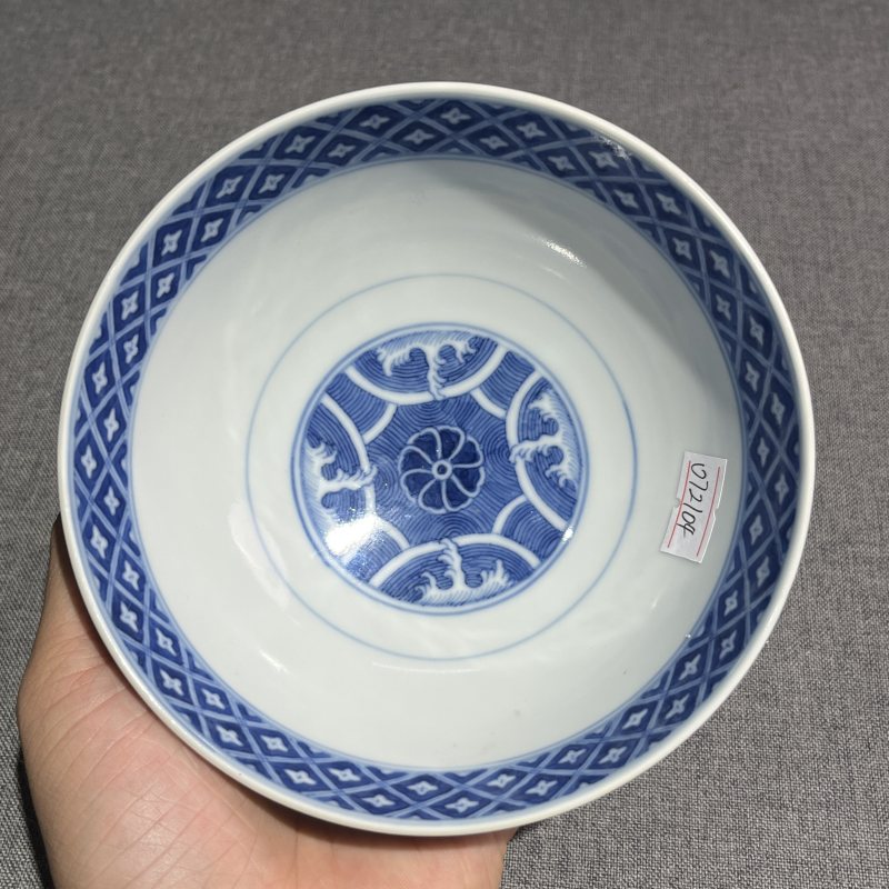 清光绪青花云鹤八卦纹碗 - 图7