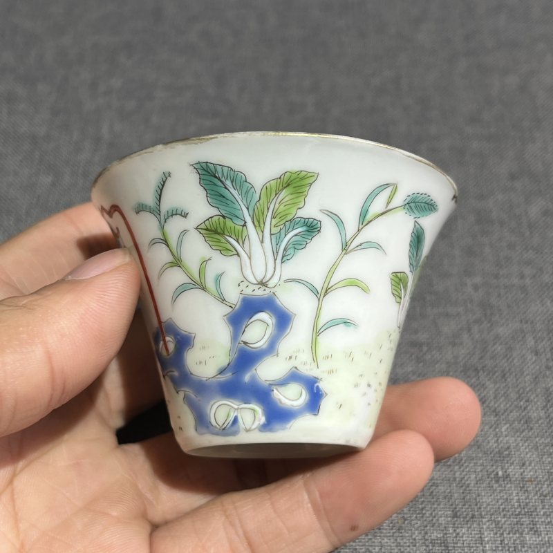 清中期粉彩花卉马蹄杯一对 - 图10