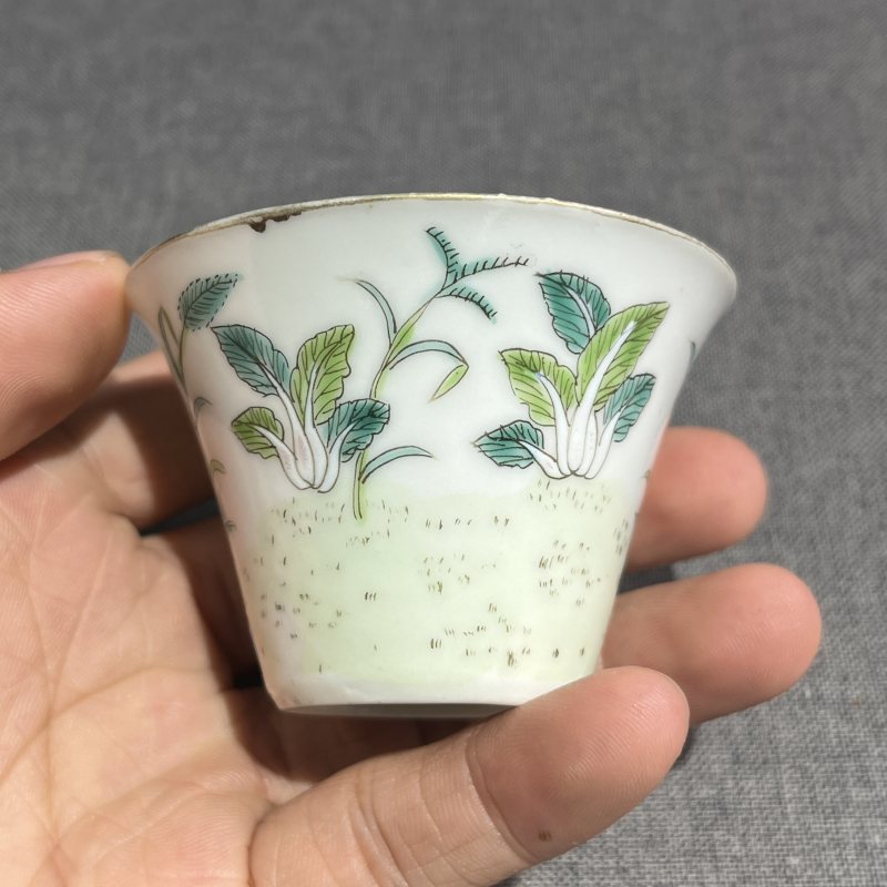 清中期粉彩花卉马蹄杯一对 - 图11