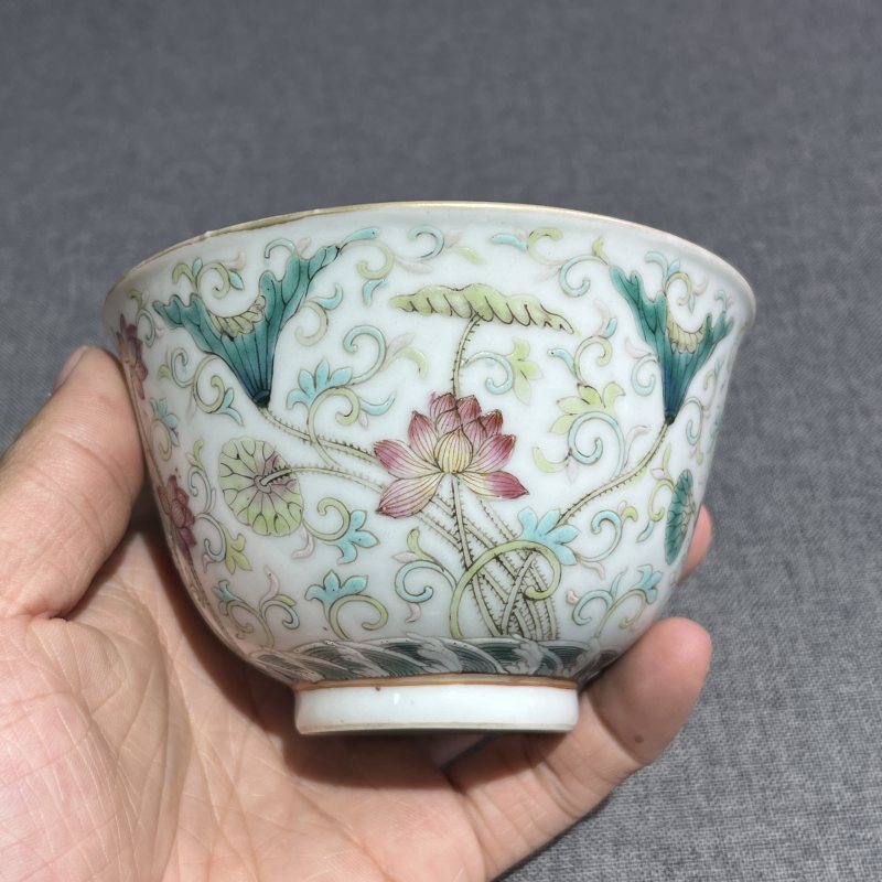 清光绪粉彩荷花纹压手杯 - 图4
