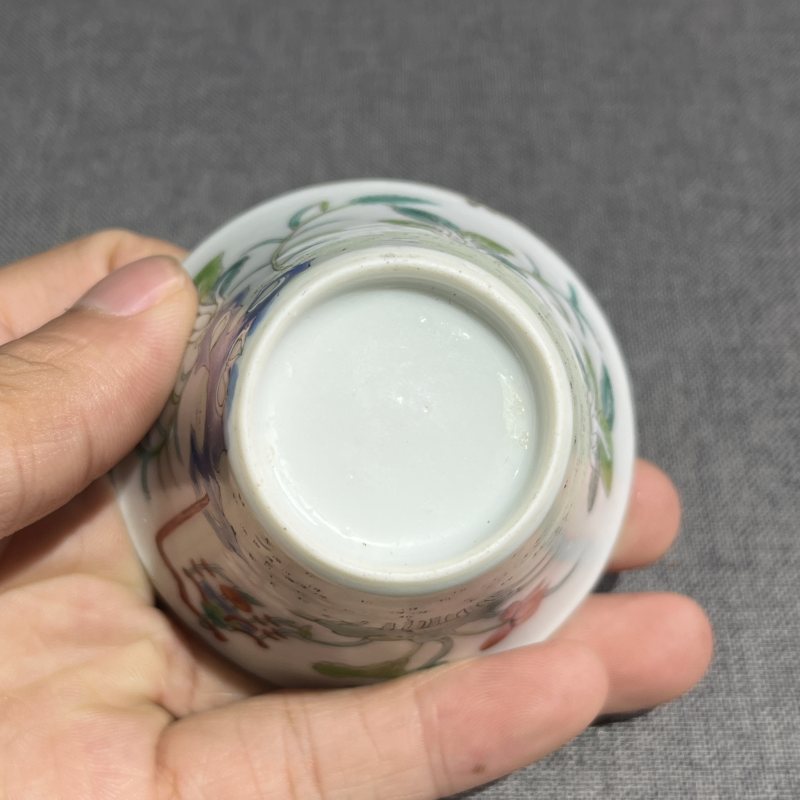 清中期粉彩花卉马蹄杯一对 - 图13