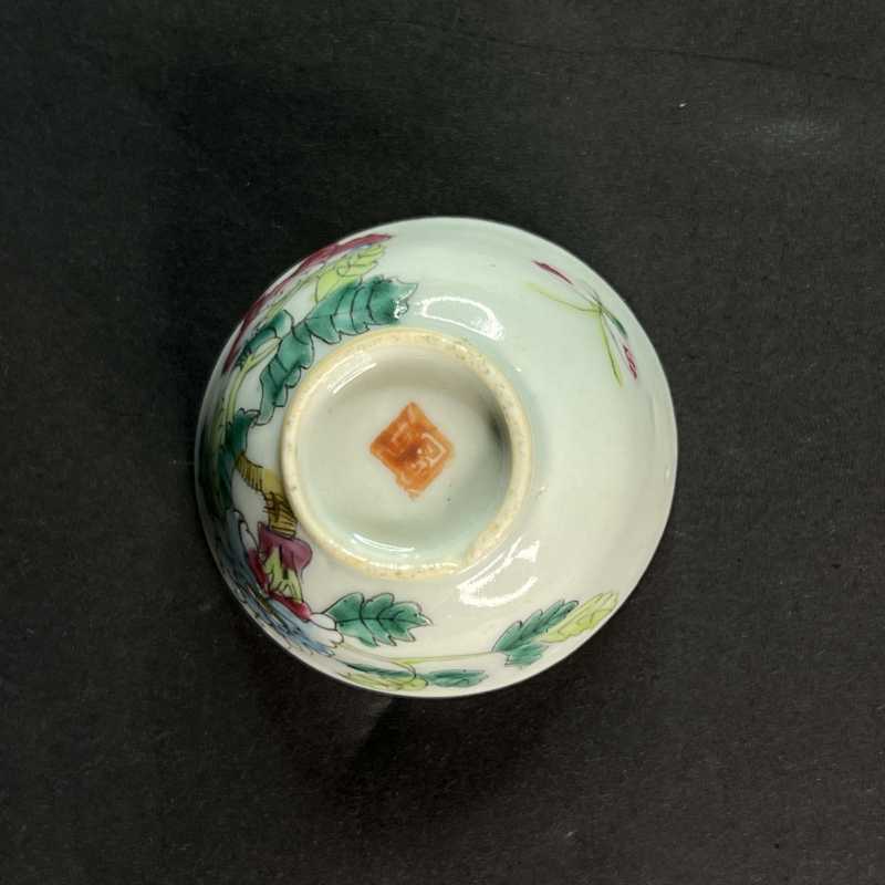 清 粉彩共蝶纹杯盏一组 - 图6