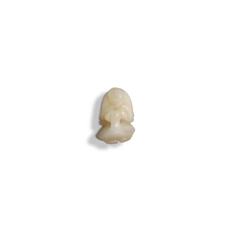 Two white jade 'figure' carvings | 白玉雕人像兩件 - 图4
