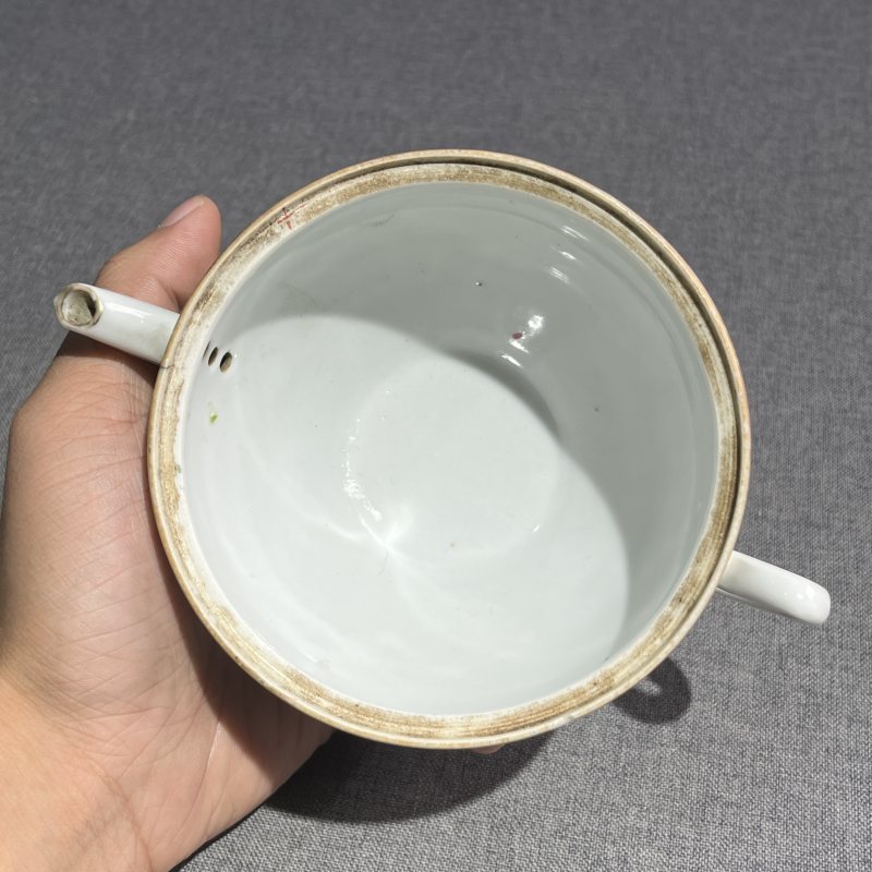 清中期粉彩人物鸡心壶 - 图10