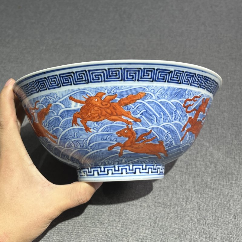 清光绪青花矾红海八怪纹碗 - 图4