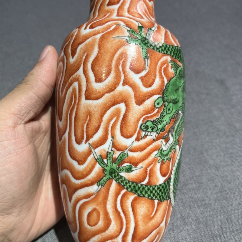 清晚期粉彩仿木纹釉龙纹灯笼瓶 - 图6