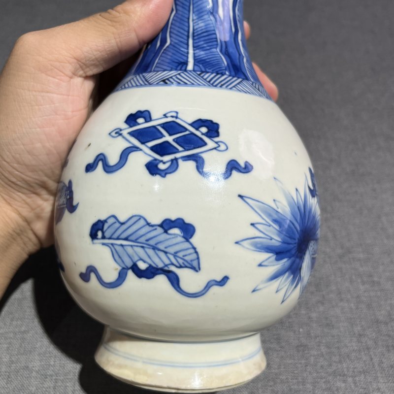 清康熙青花博古纹玉壶春瓶 - 图6