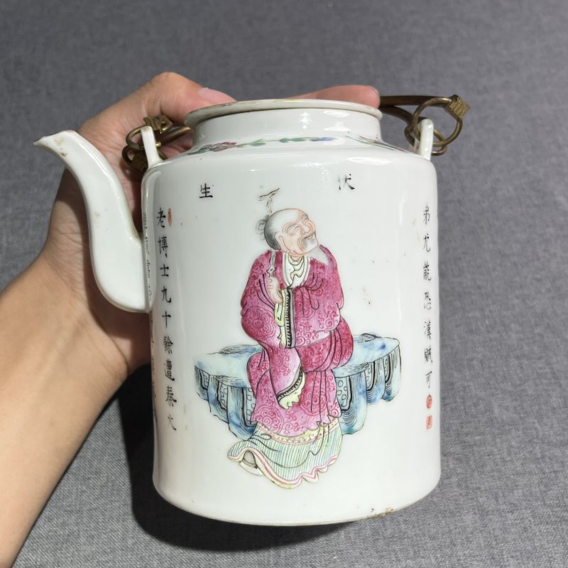 清咸丰粉彩无双谱人物壶 - 图4