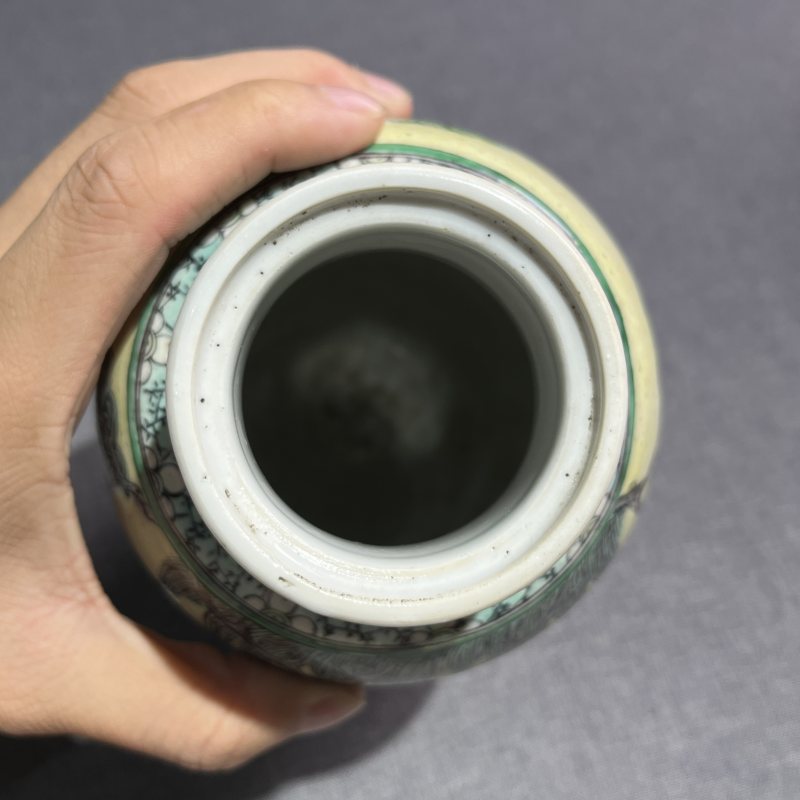 清晚期素三彩人物灯笼瓶 - 图8