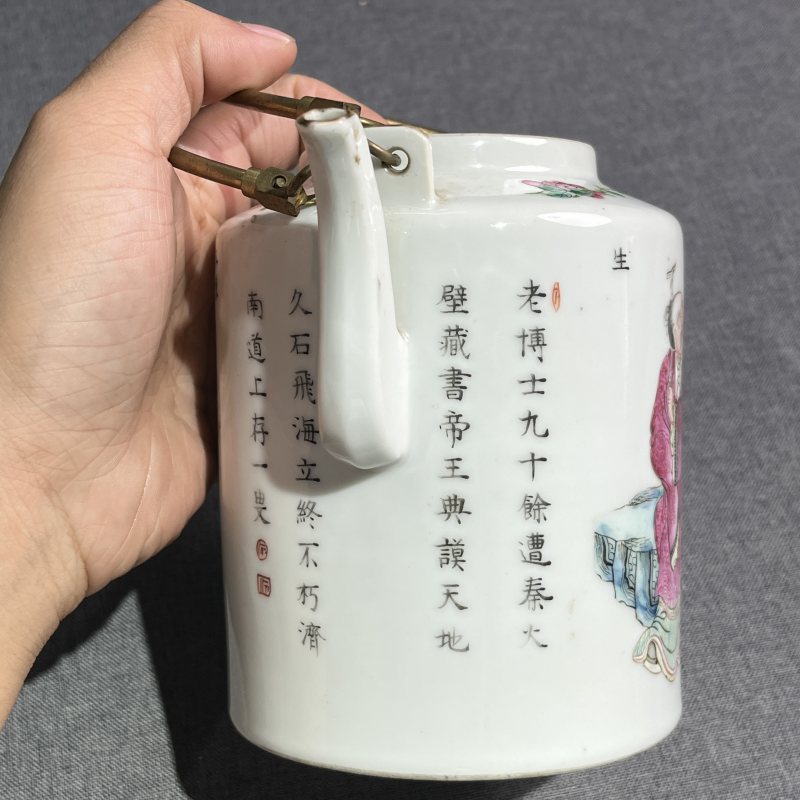 清咸丰粉彩无双谱人物壶 - 图10