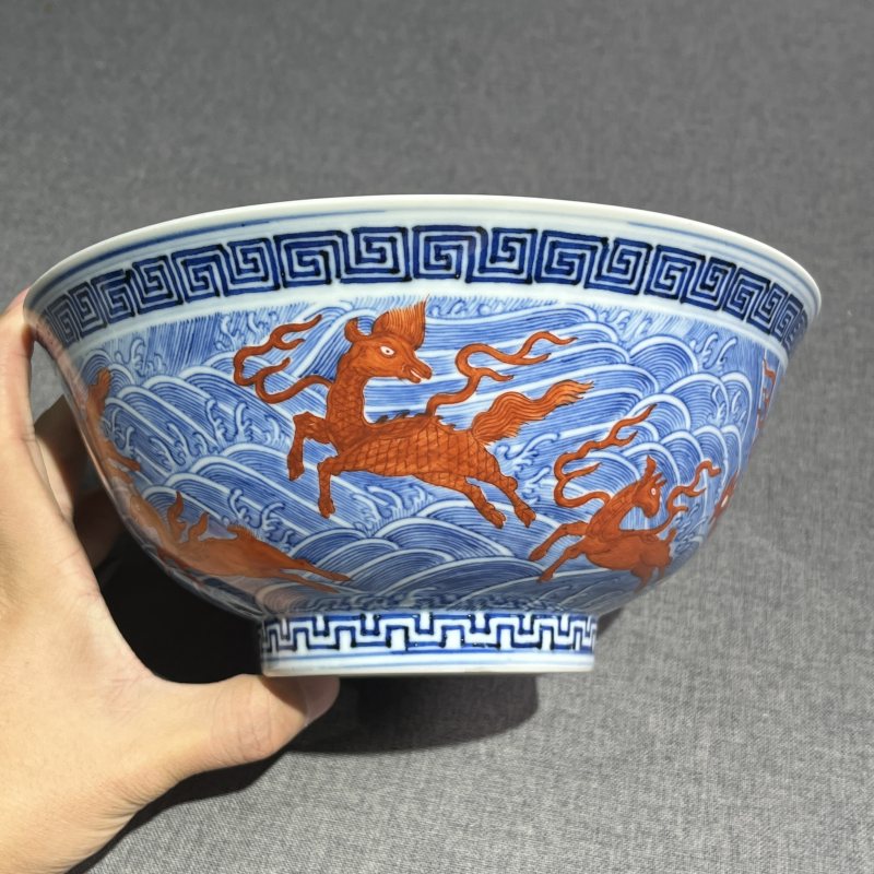 清光绪青花矾红海八怪纹碗 - 图5