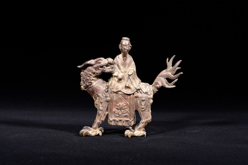 清 铜“高仕坐麒麟”像 - 图1