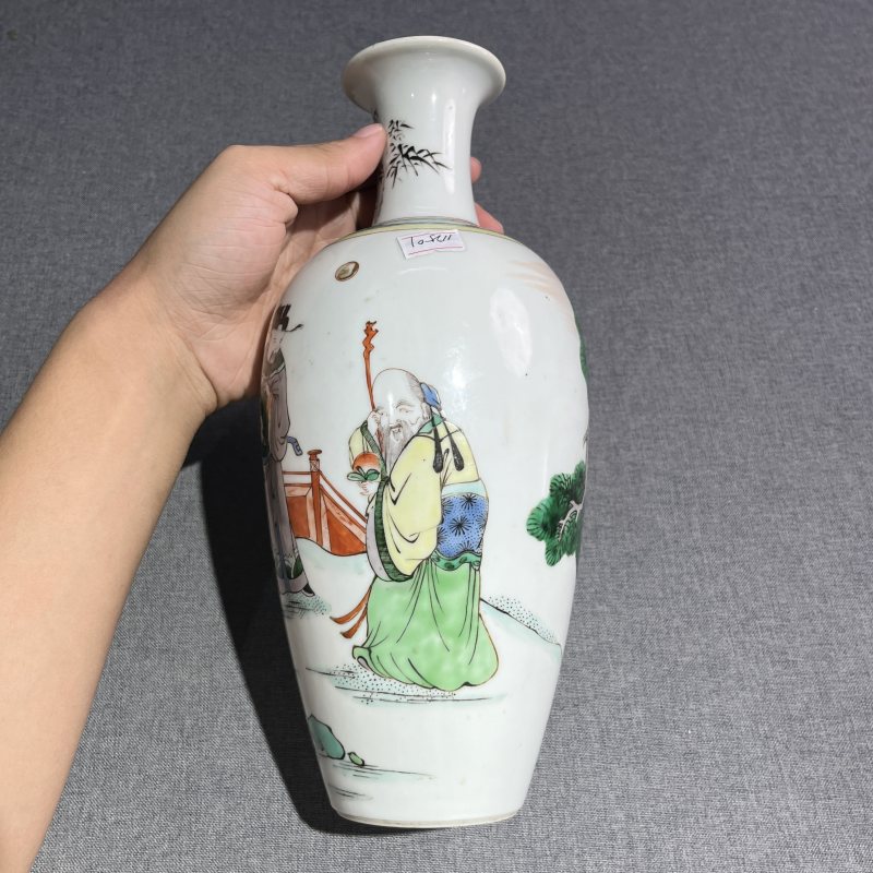 清康熙五彩人物故事萝卜瓶 - 图4