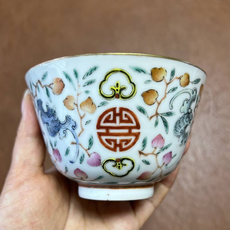 清 陈立春制粉彩福寿纹杯 - 图11