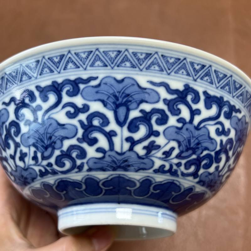清道光 仿宣德青花缠枝苜蓿花纹碗 - 图11
