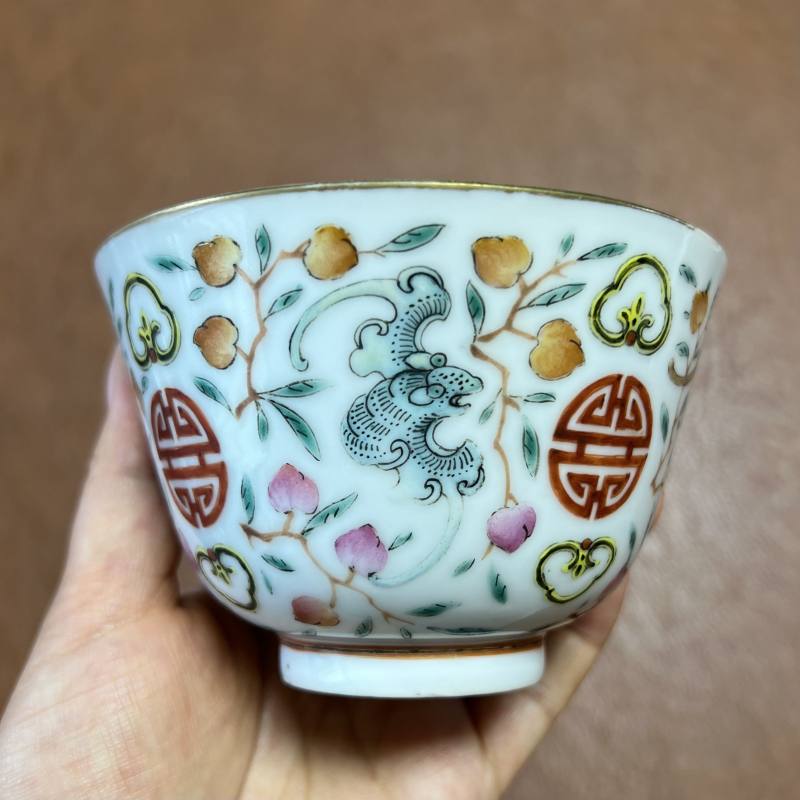清 陈立春制粉彩福寿纹杯 - 图12