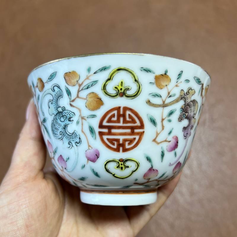 清 陈立春制粉彩福寿纹杯 - 图13