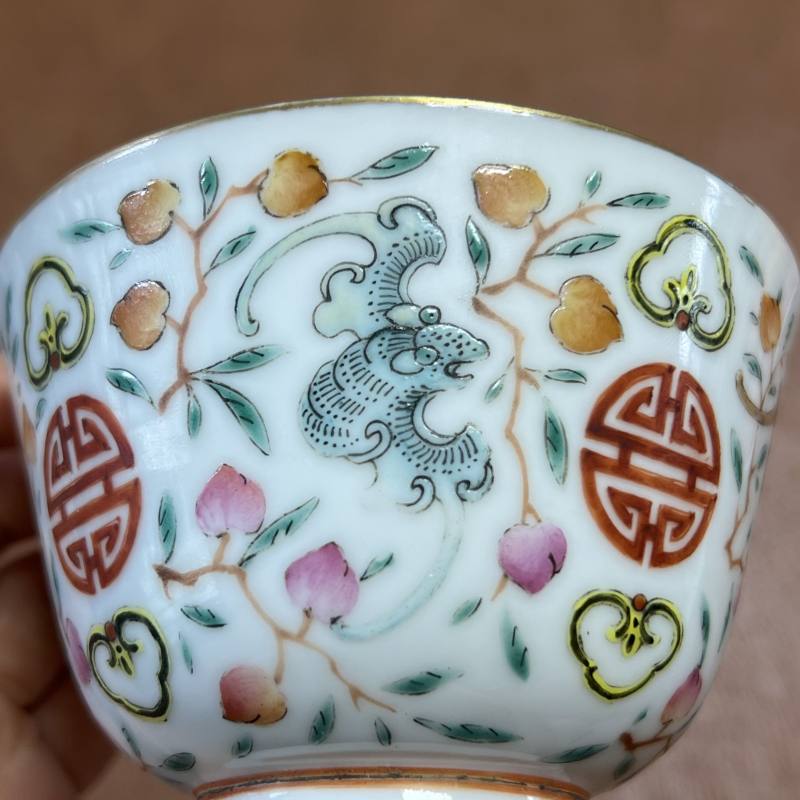 清 陈立春制粉彩福寿纹杯 - 图20