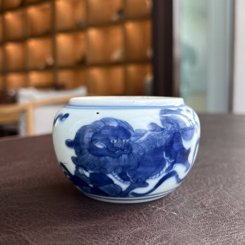 清中期 青花狮子绣球纹水丞 - 图2