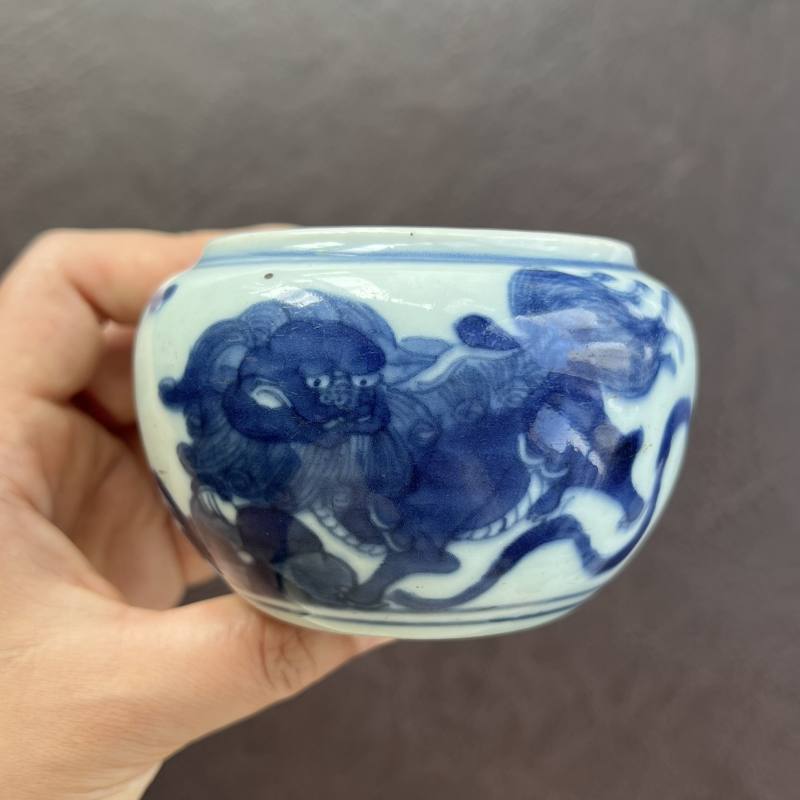清中期 青花狮子绣球纹水丞 - 图3
