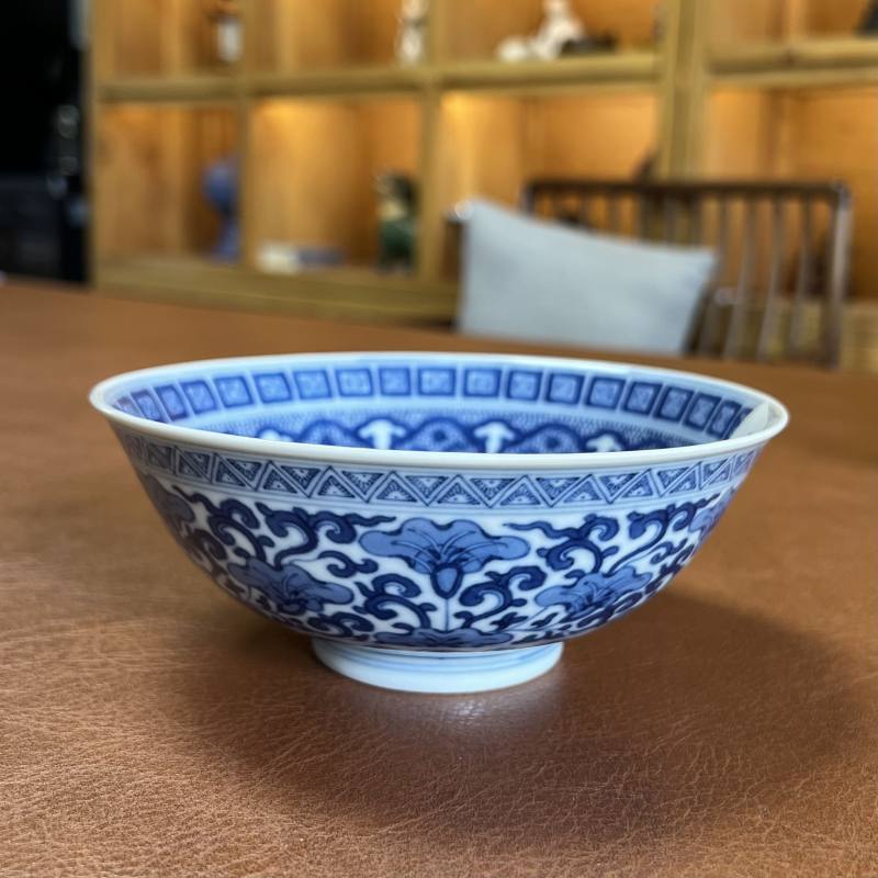 清道光 仿宣德青花缠枝苜蓿花纹碗 - 图2