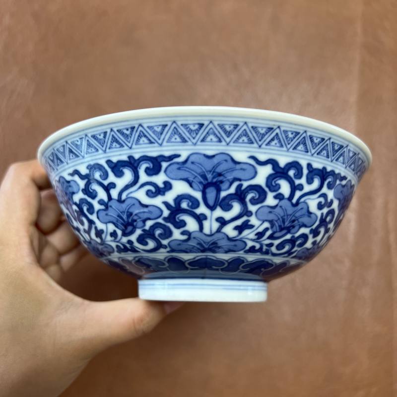 清道光 仿宣德青花缠枝苜蓿花纹碗 - 图3