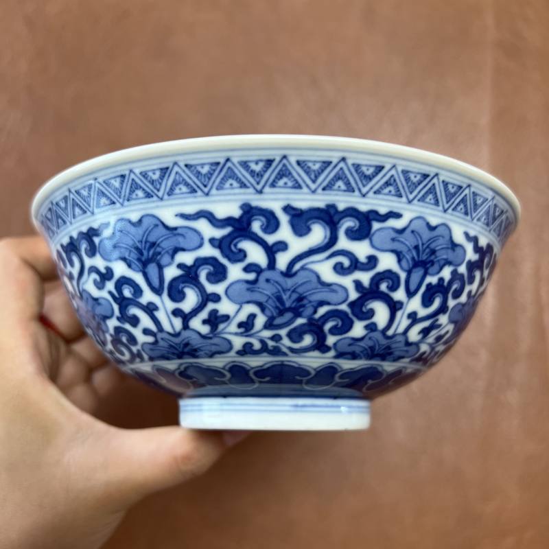 清道光 仿宣德青花缠枝苜蓿花纹碗 - 图4