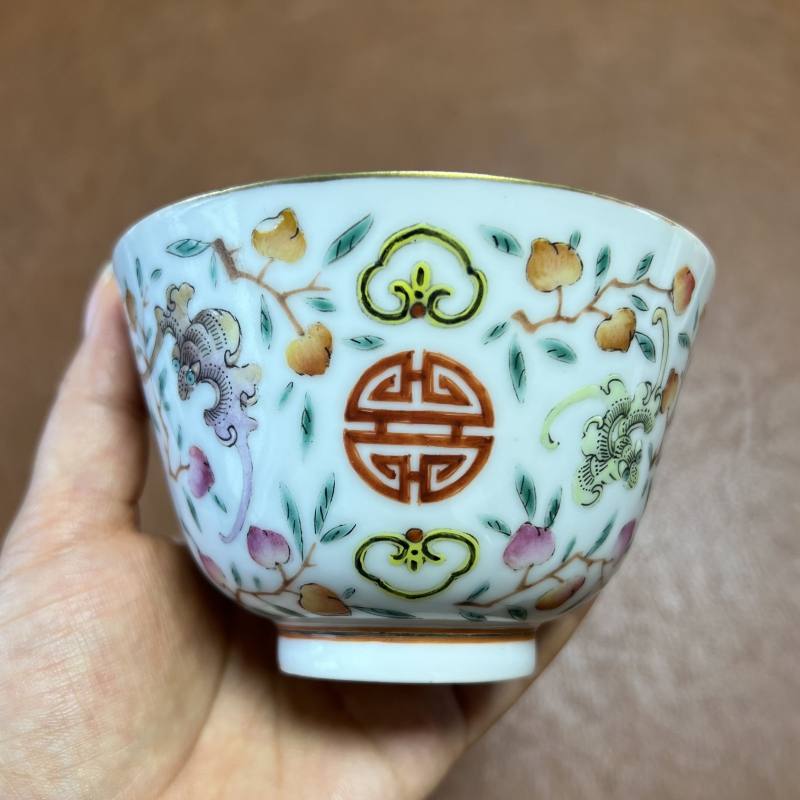 清 陈立春制粉彩福寿纹杯 - 图7