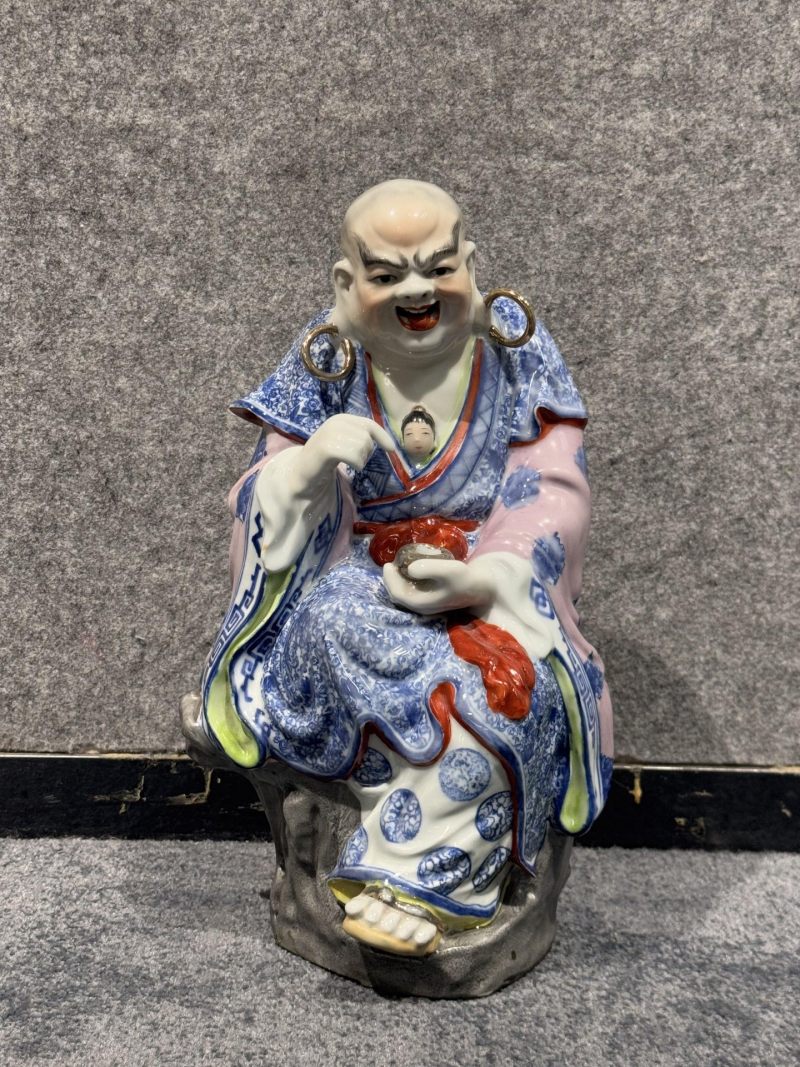    七十年代 青花加彩十八罗汉人物瓷塑 - 图24