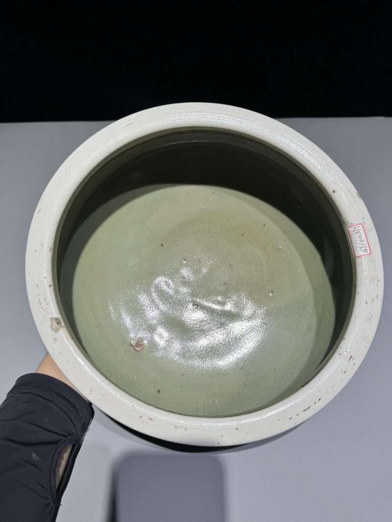    清乾隆 郎绿釉罗汉炉 - 图5