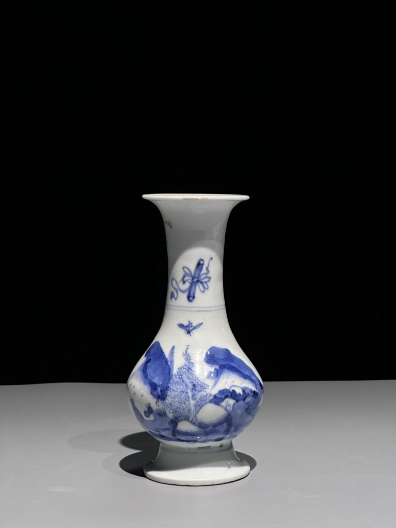    清早期 德化窑青花山水纹瓶 - 图2
