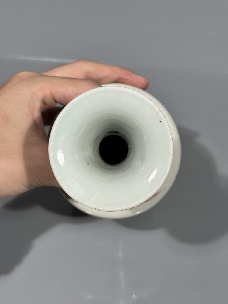    清晚期 釉里红山水人物瓶 - 图7