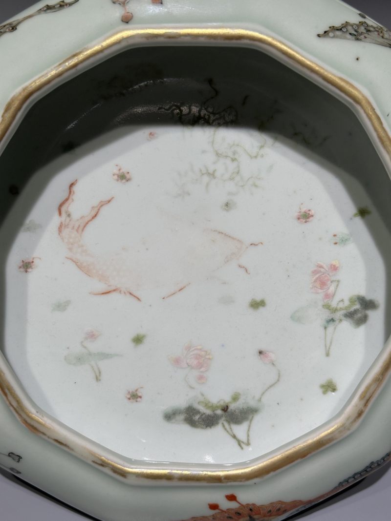    清光绪 粉青地粉彩蝶恋花纹八方笔洗 - 图8