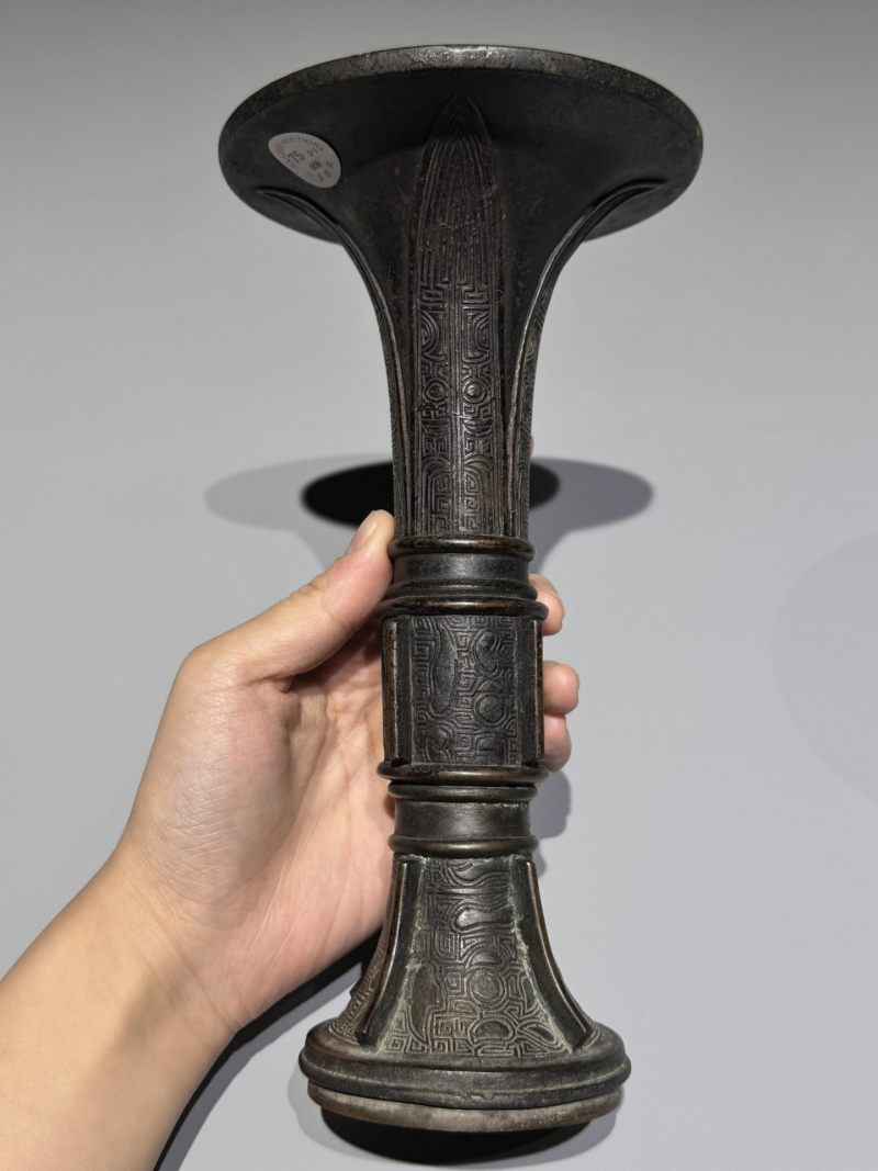    清 铜仿古兽面纹出戟花觚 - 图8