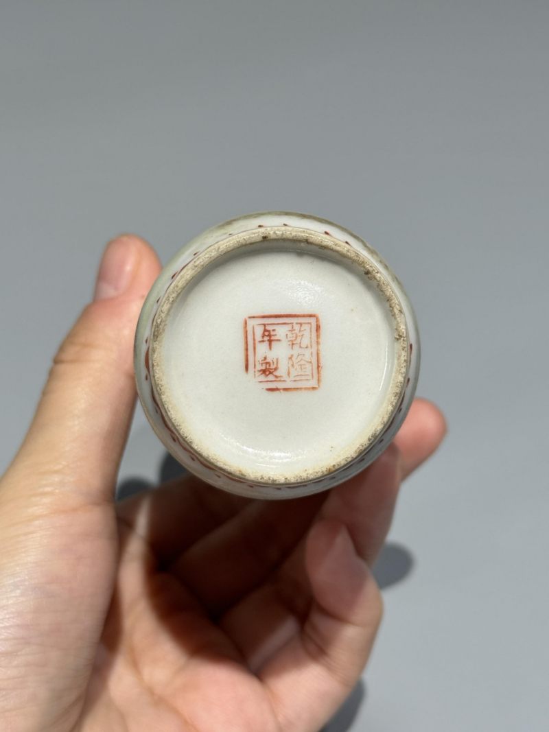    民国 粉彩仕女纹棒槌瓶一对 - 图8