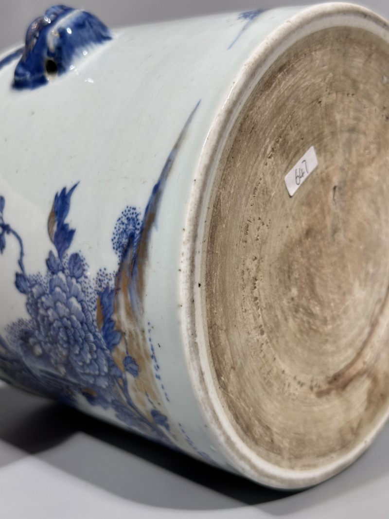    清乾隆 青花描金牡丹纹兽耳笔海 - 图13