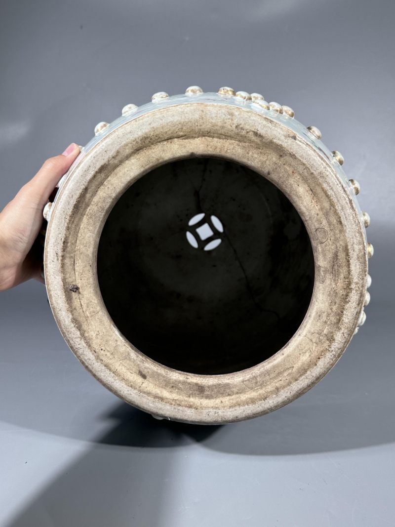    清乾隆 粉彩花卉纹狮耳绣墩 - 图4