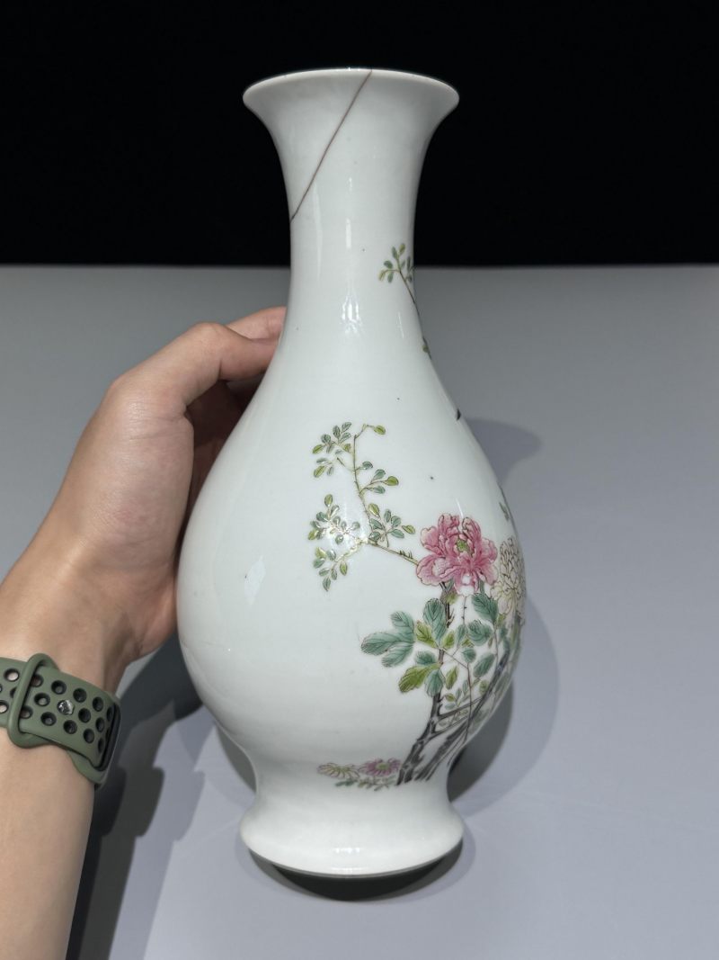    民国 碧云轩款 粉彩花鸟纹赏瓶 - 图6