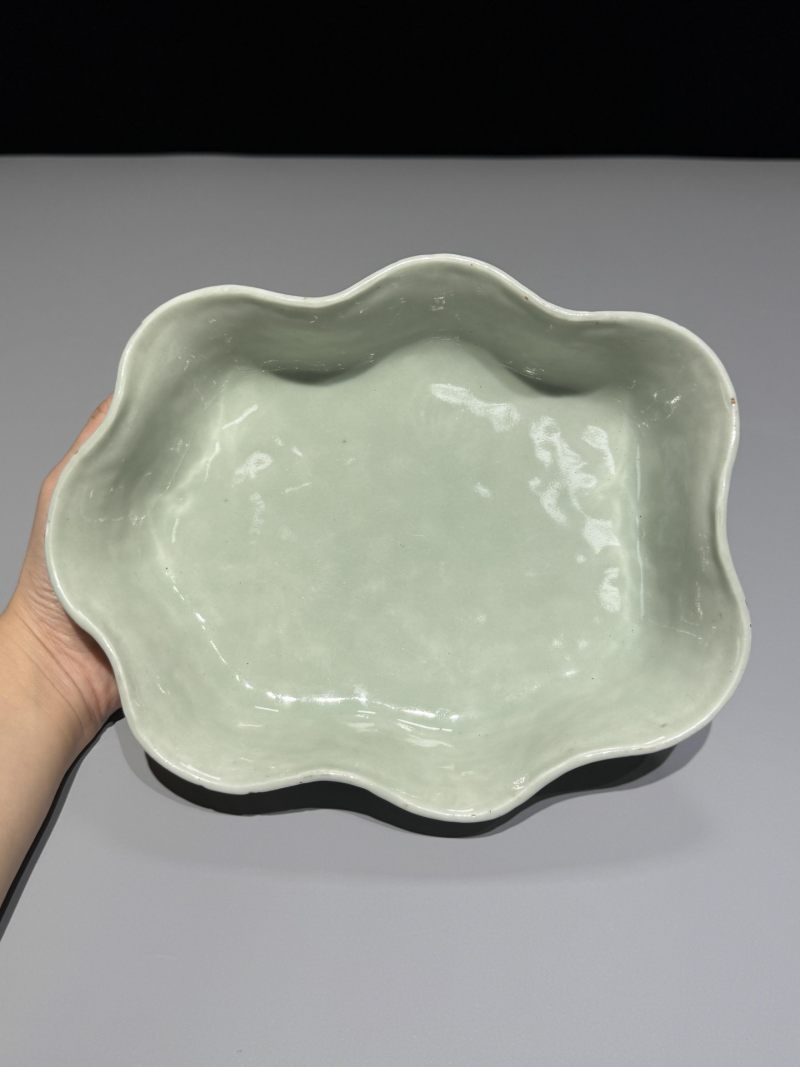    清晚期 豆青釉花口洗 - 图4
