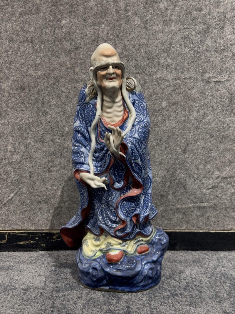    七十年代 青花加彩十八罗汉人物瓷塑 - 图30