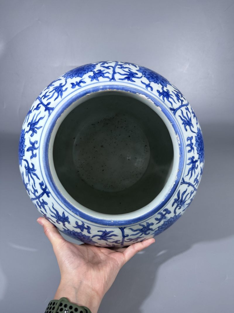    明万历 青花缠枝莲纹大罐 - 图3