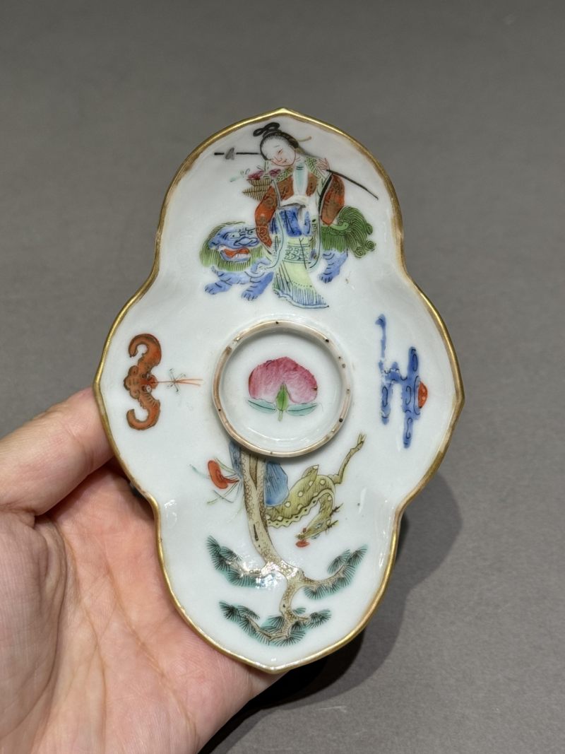    清咸丰 粉彩麻姑献寿纹茶船 - 图2