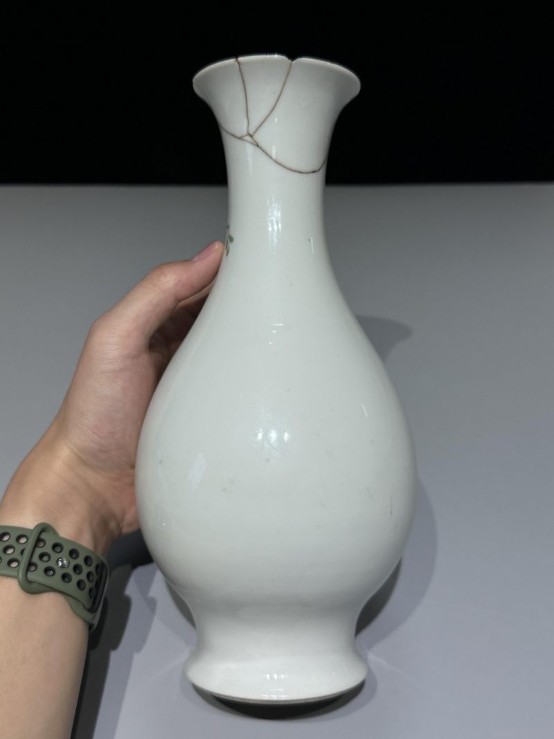    民国 碧云轩款 粉彩花鸟纹赏瓶 - 图8