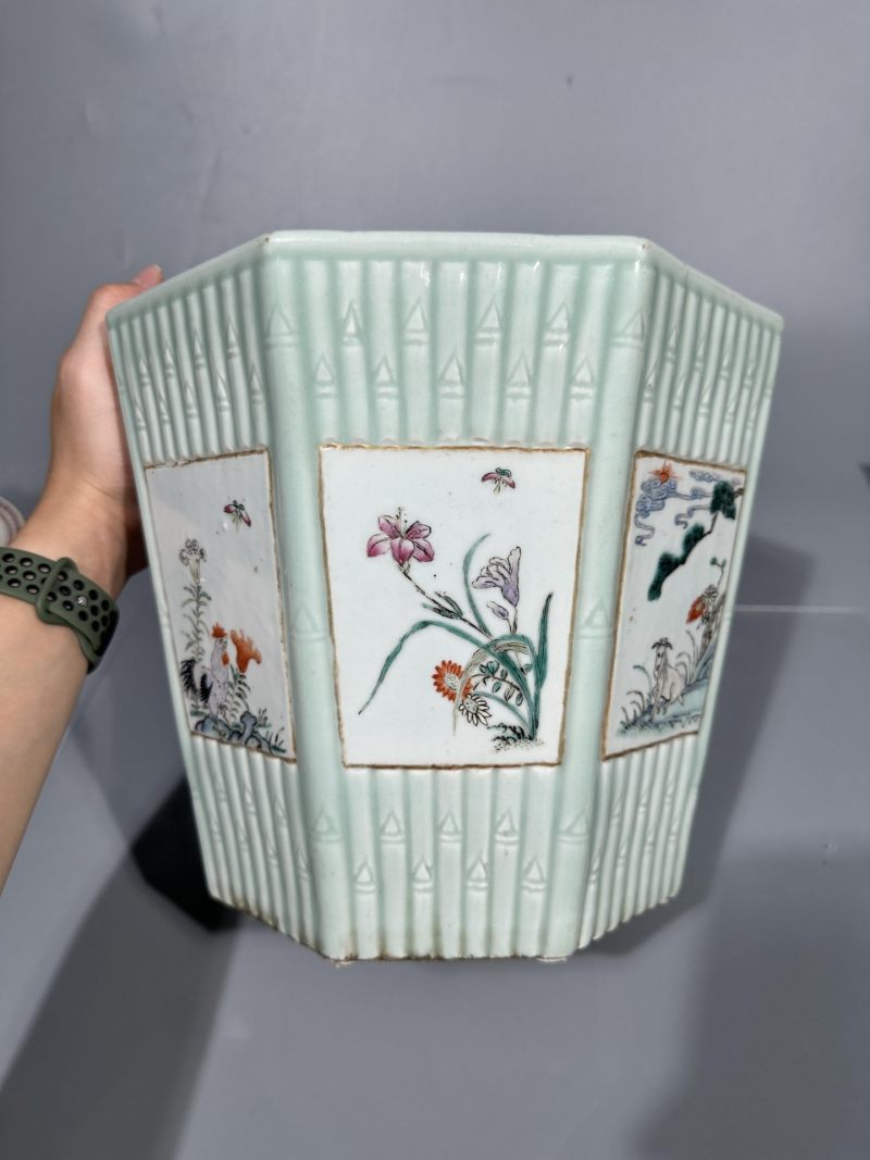   清中期 青釉竹节纹开窗粉彩十二生肖花盆 - 图3