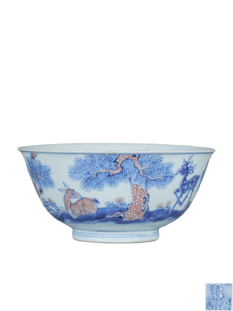    清乾隆 青花釉里红松鹿延年大碗 - 图1